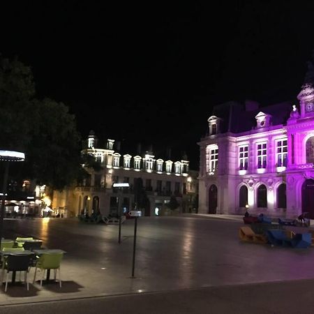 Bel Appartement Climatise Plein Centre Ville Poitiers Exteriér fotografie